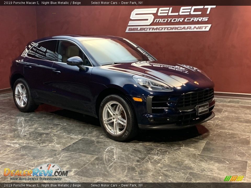 Front 3/4 View of 2019 Porsche Macan S Photo #3