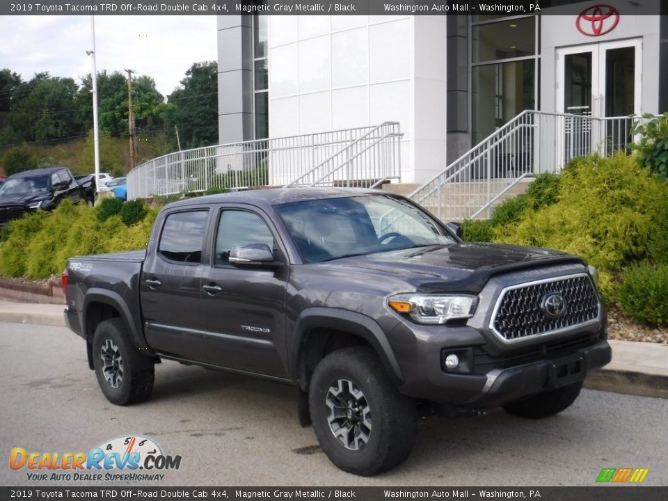 Front 3/4 View of 2019 Toyota Tacoma TRD Off-Road Double Cab 4x4 Photo #1