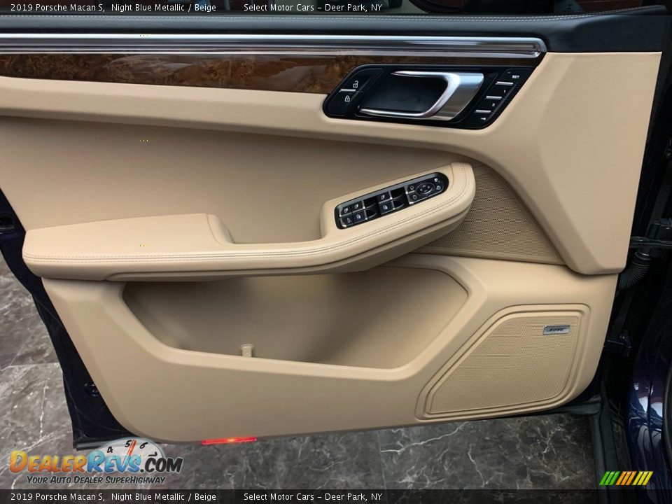 Door Panel of 2019 Porsche Macan S Photo #16