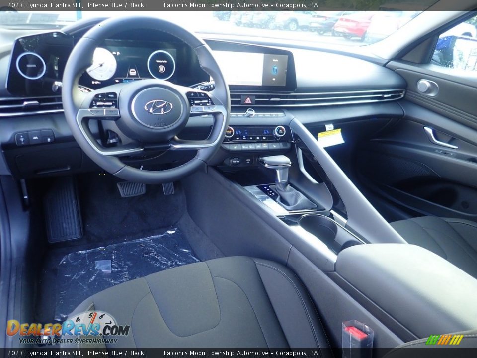 2023 Hyundai Elantra SEL Intense Blue / Black Photo #13