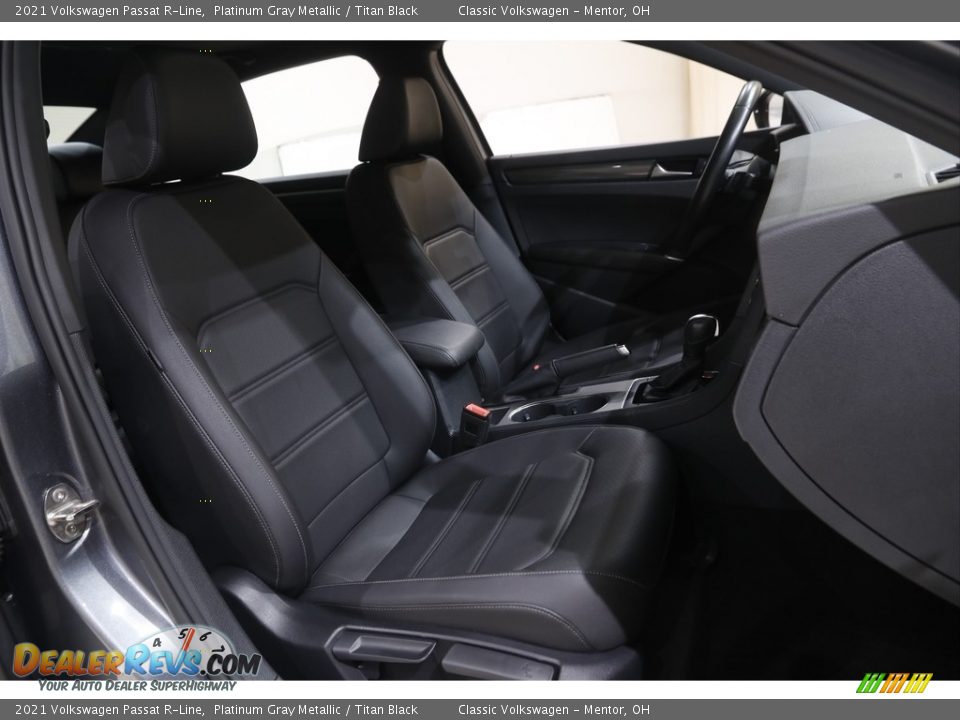 Front Seat of 2021 Volkswagen Passat R-Line Photo #14