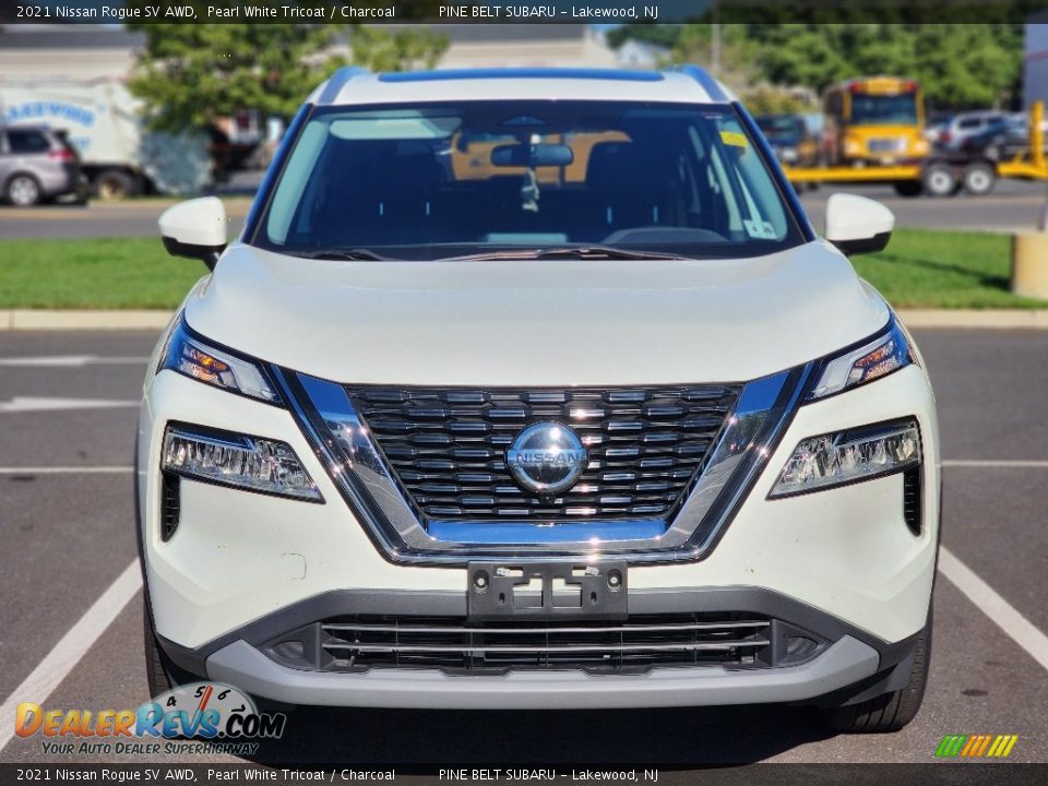 2021 Nissan Rogue SV AWD Pearl White Tricoat / Charcoal Photo #3