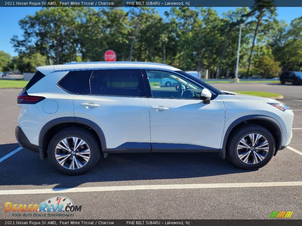 2021 Nissan Rogue SV AWD Pearl White Tricoat / Charcoal Photo #6