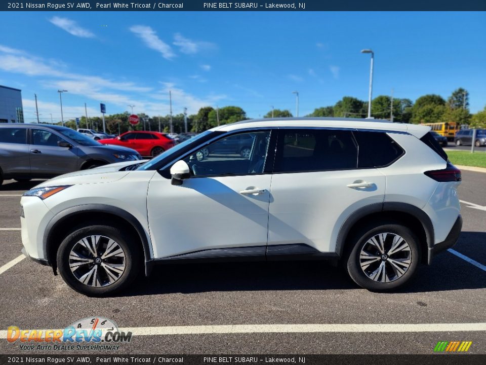 2021 Nissan Rogue SV AWD Pearl White Tricoat / Charcoal Photo #10
