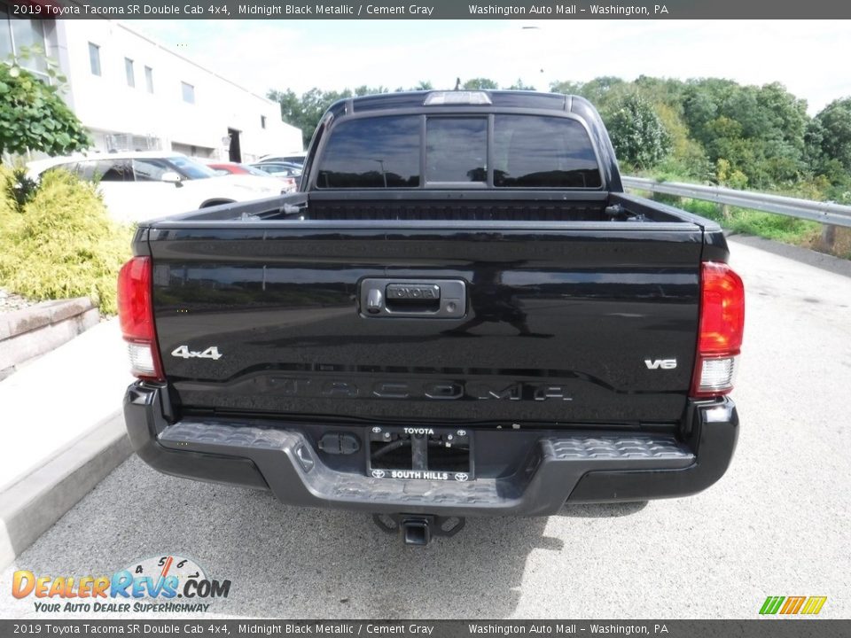 2019 Toyota Tacoma SR Double Cab 4x4 Midnight Black Metallic / Cement Gray Photo #16