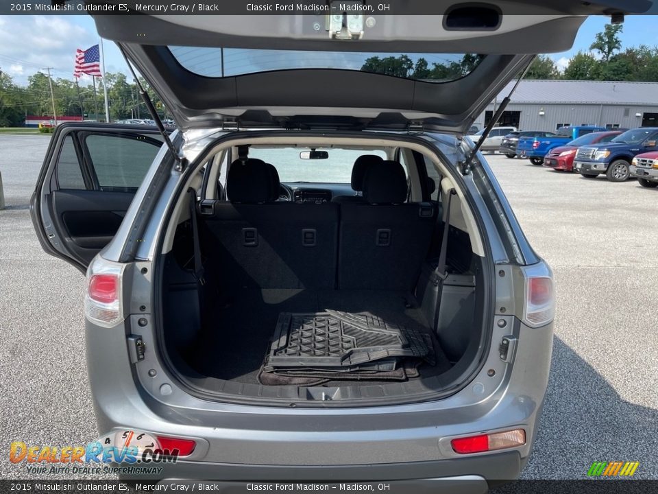 2015 Mitsubishi Outlander ES Trunk Photo #15