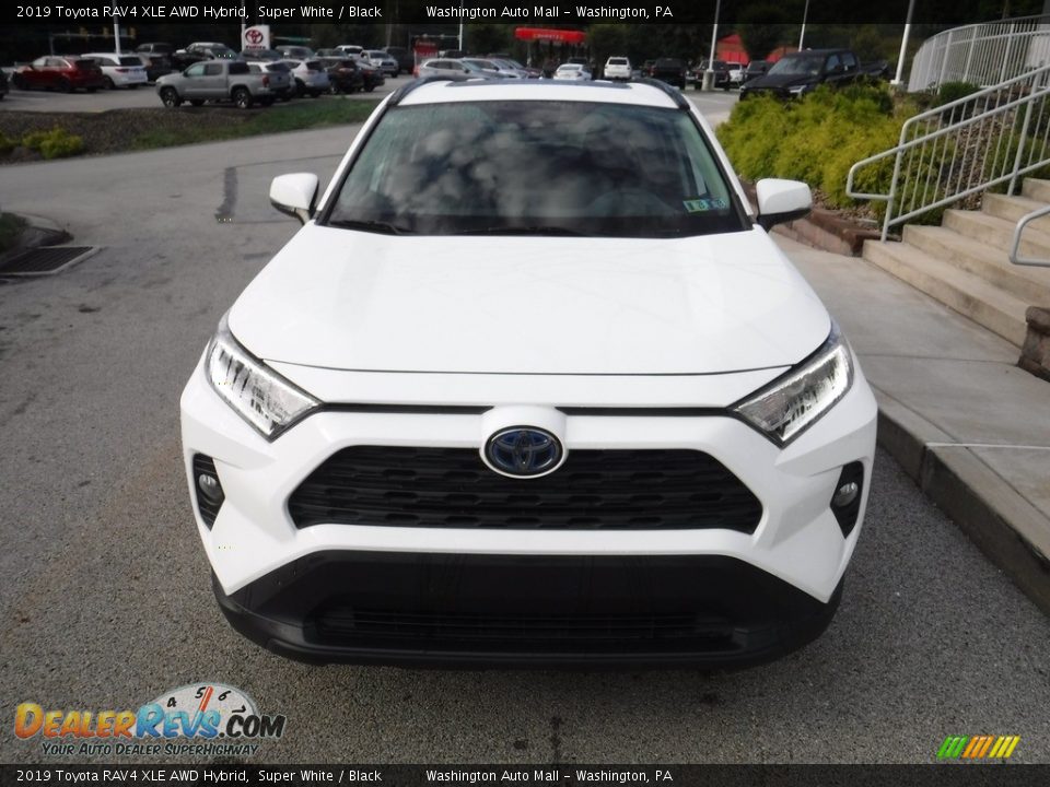 2019 Toyota RAV4 XLE AWD Hybrid Super White / Black Photo #12