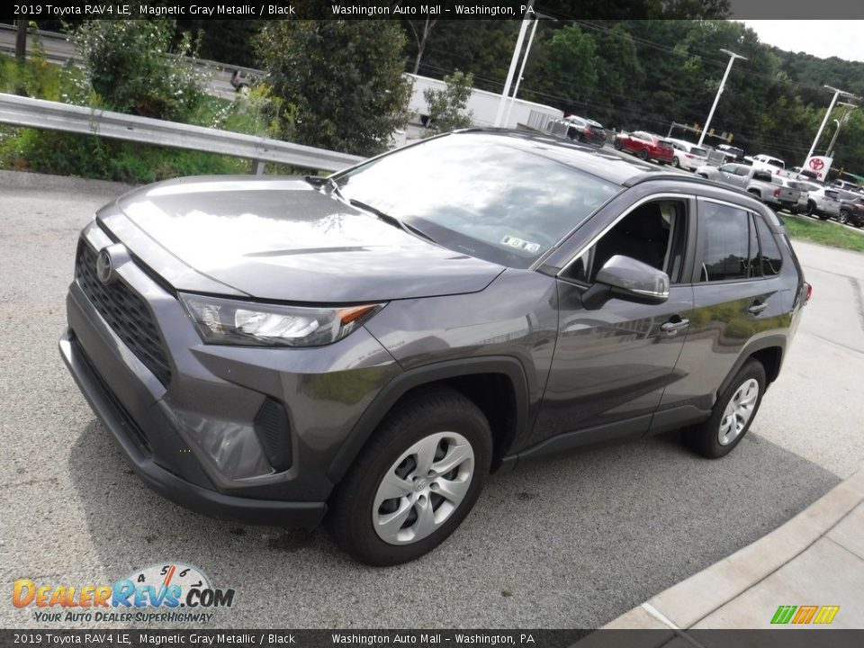 2019 Toyota RAV4 LE Magnetic Gray Metallic / Black Photo #10