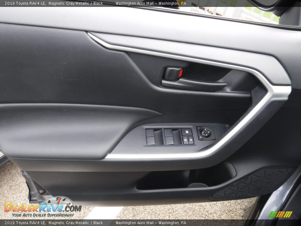 2019 Toyota RAV4 LE Magnetic Gray Metallic / Black Photo #16