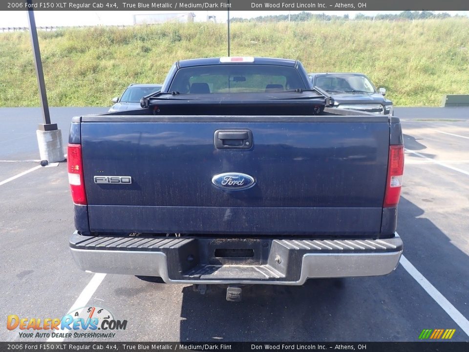 2006 Ford F150 XLT Regular Cab 4x4 True Blue Metallic / Medium/Dark Flint Photo #11