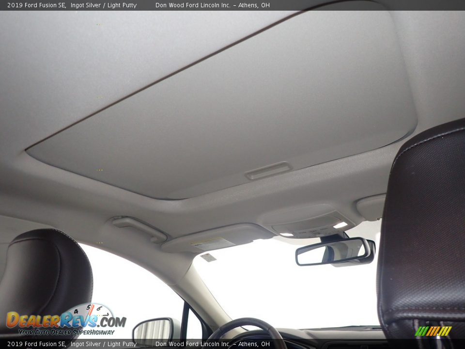 2019 Ford Fusion SE Ingot Silver / Light Putty Photo #2