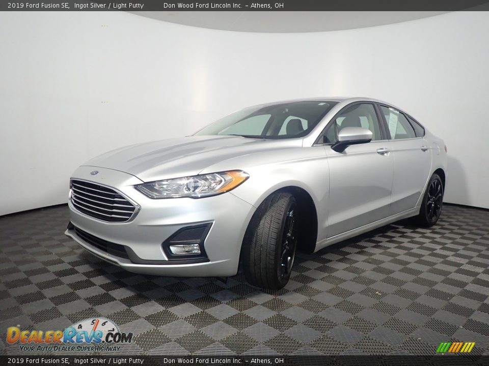 2019 Ford Fusion SE Ingot Silver / Light Putty Photo #10