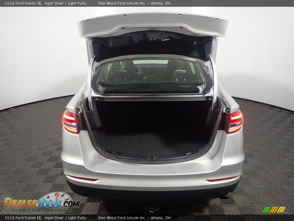 2019 Ford Fusion SE Ingot Silver / Light Putty Photo #16