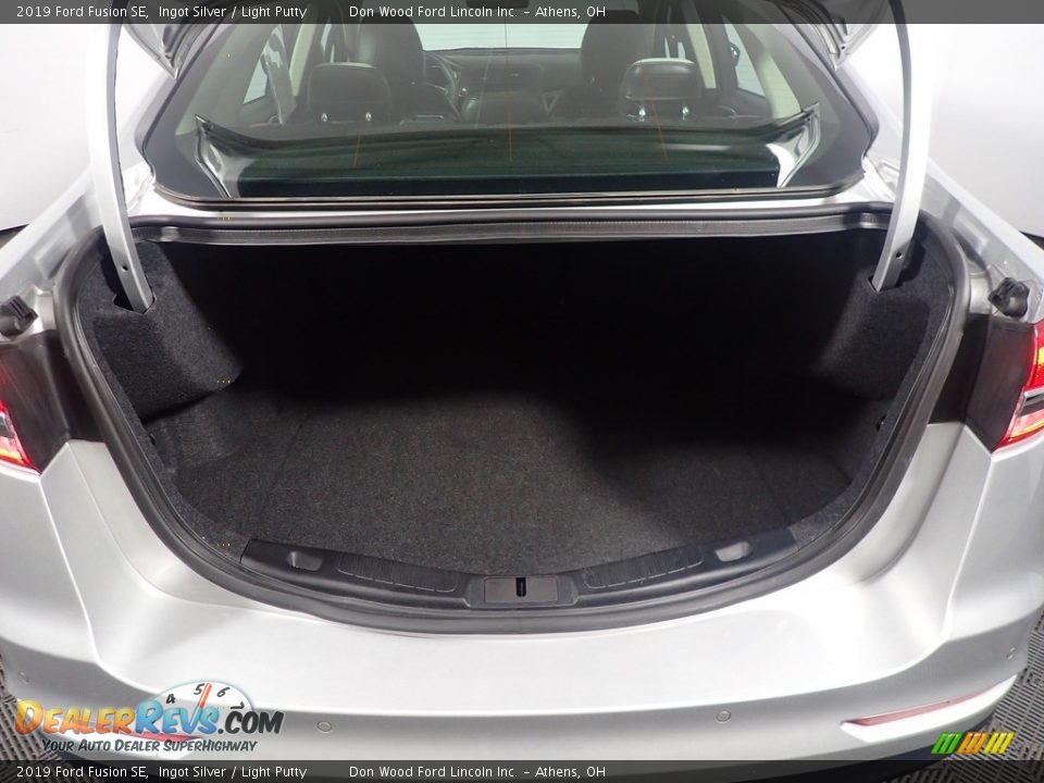 2019 Ford Fusion SE Ingot Silver / Light Putty Photo #17