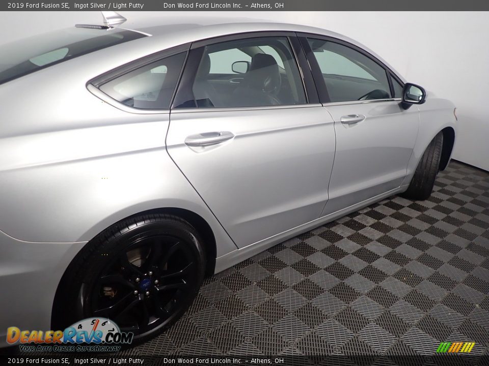 2019 Ford Fusion SE Ingot Silver / Light Putty Photo #21