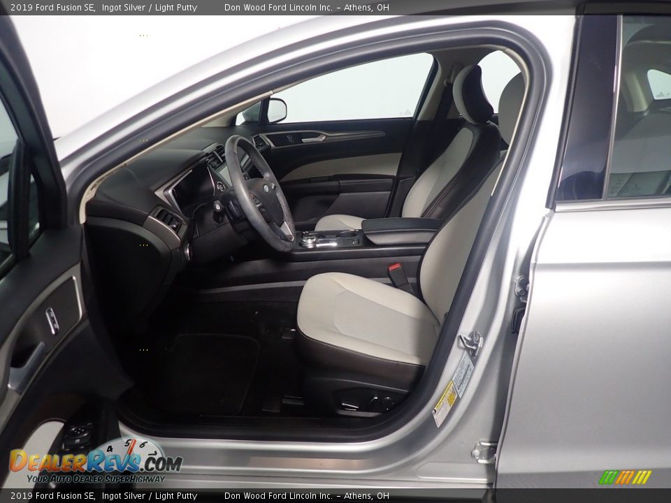 2019 Ford Fusion SE Ingot Silver / Light Putty Photo #25