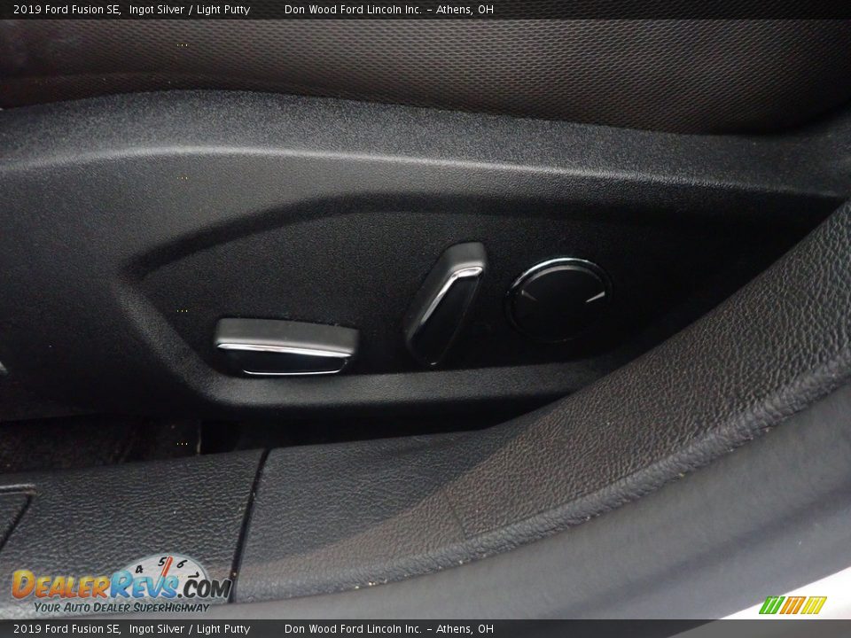 2019 Ford Fusion SE Ingot Silver / Light Putty Photo #26