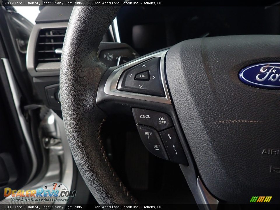 2019 Ford Fusion SE Ingot Silver / Light Putty Photo #32