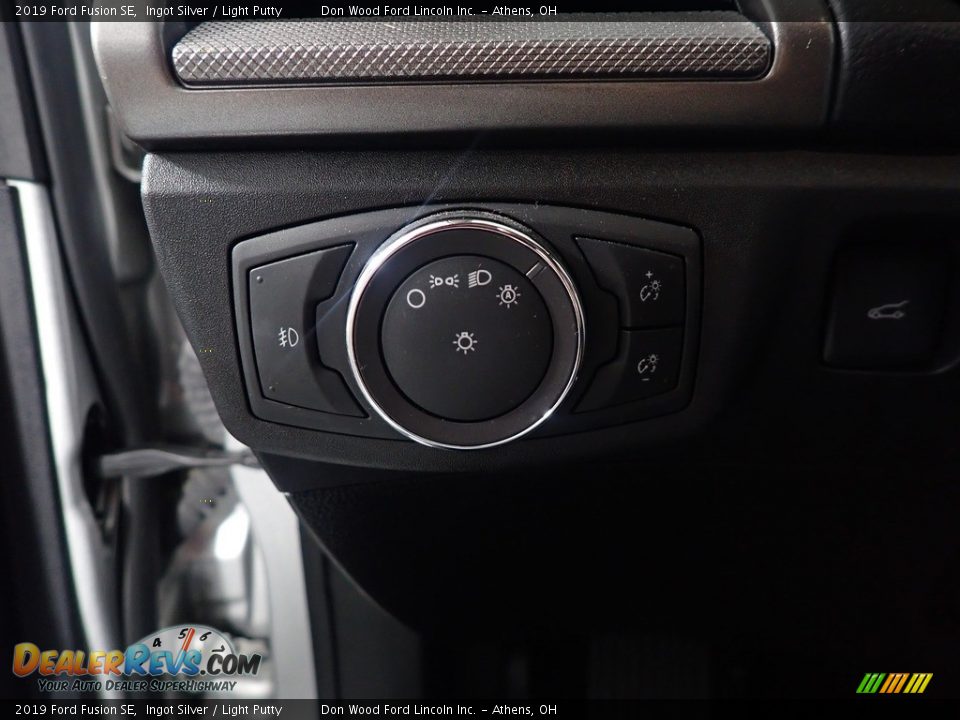 2019 Ford Fusion SE Ingot Silver / Light Putty Photo #34