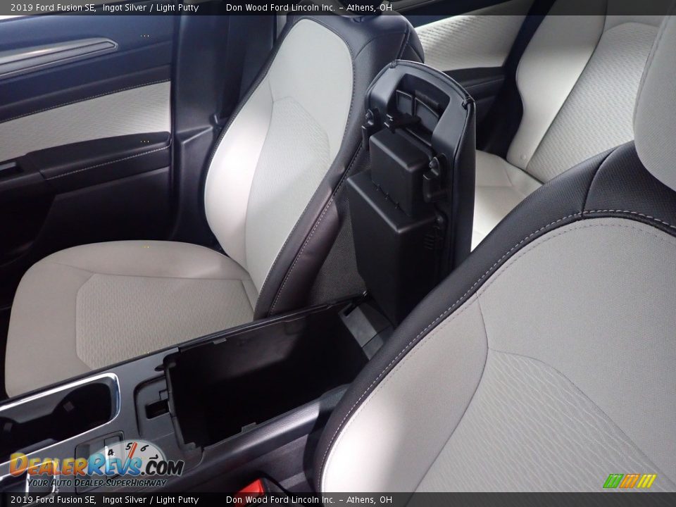 2019 Ford Fusion SE Ingot Silver / Light Putty Photo #36