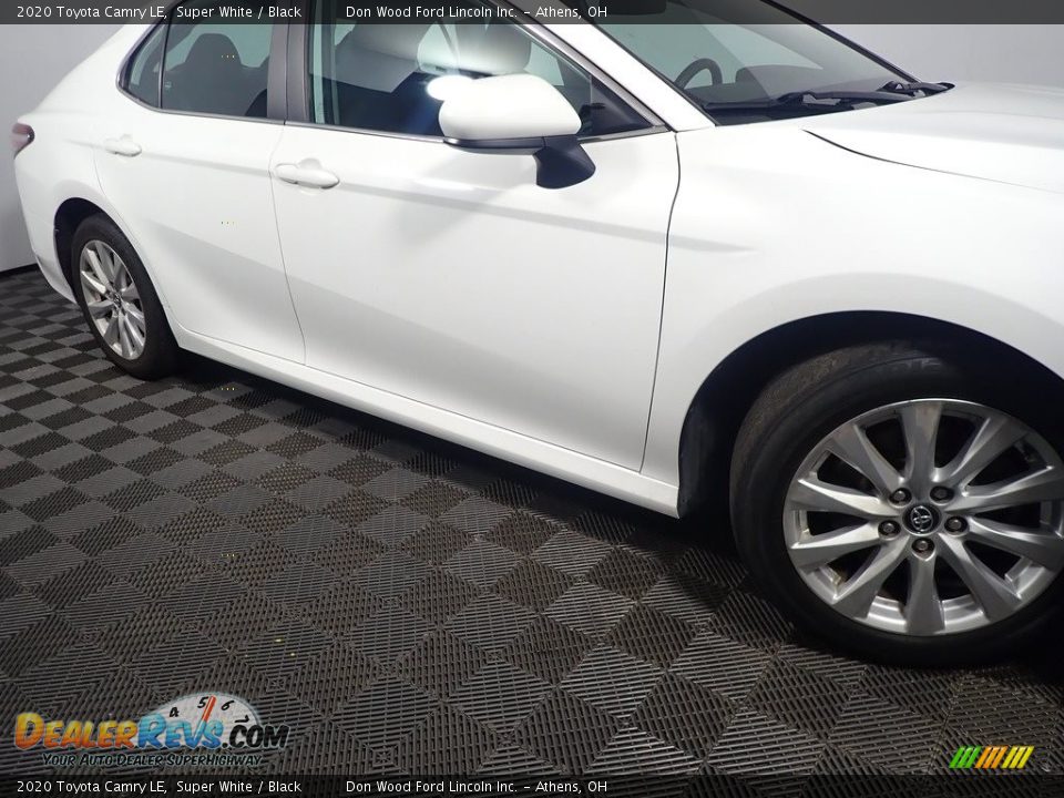 2020 Toyota Camry LE Super White / Black Photo #4