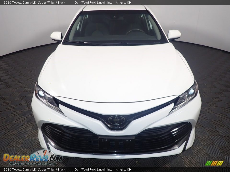 2020 Toyota Camry LE Super White / Black Photo #5