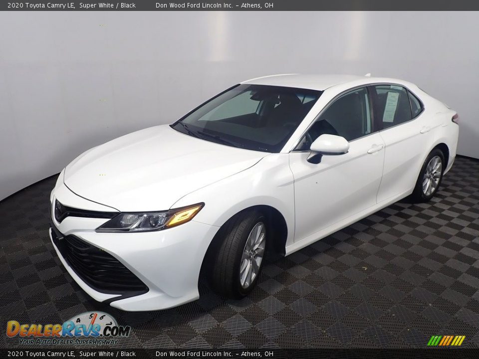 2020 Toyota Camry LE Super White / Black Photo #9