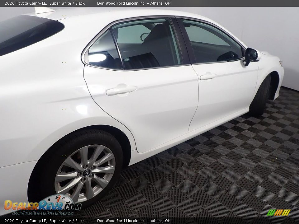 2020 Toyota Camry LE Super White / Black Photo #19