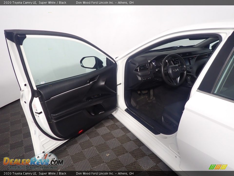 2020 Toyota Camry LE Super White / Black Photo #20
