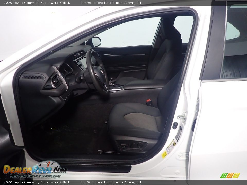 2020 Toyota Camry LE Super White / Black Photo #22