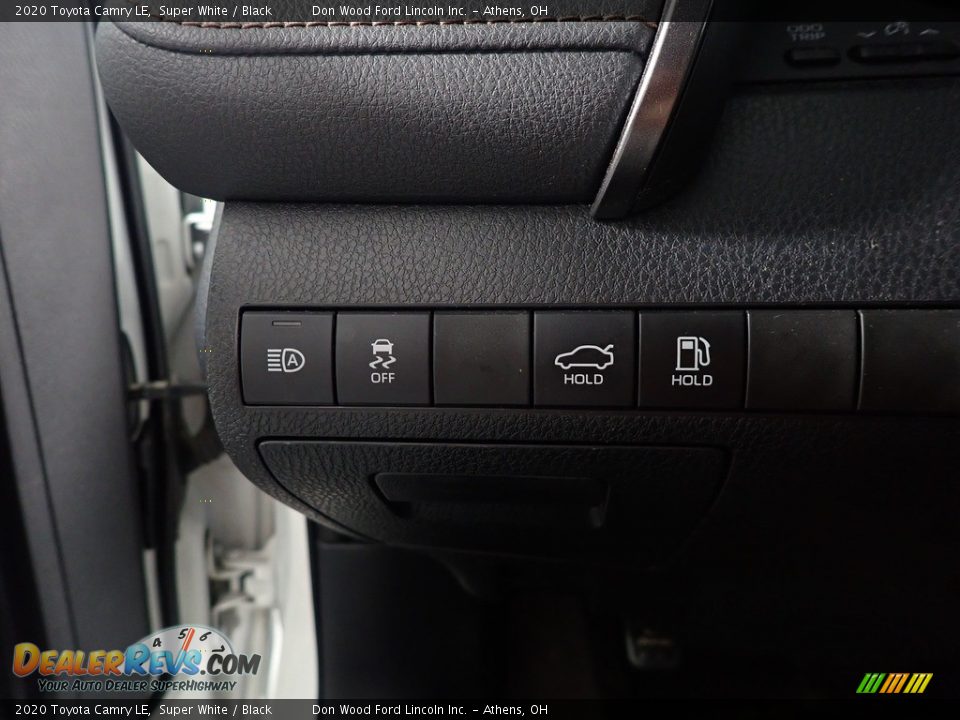2020 Toyota Camry LE Super White / Black Photo #31