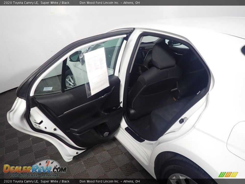 2020 Toyota Camry LE Super White / Black Photo #34