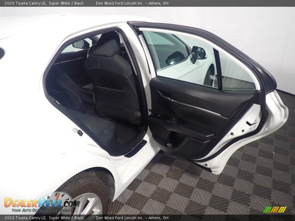 2020 Toyota Camry LE Super White / Black Photo #36