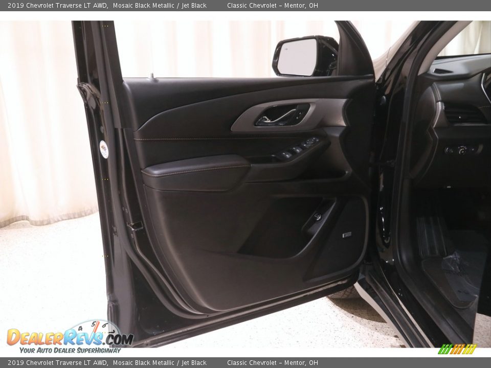 2019 Chevrolet Traverse LT AWD Mosaic Black Metallic / Jet Black Photo #4