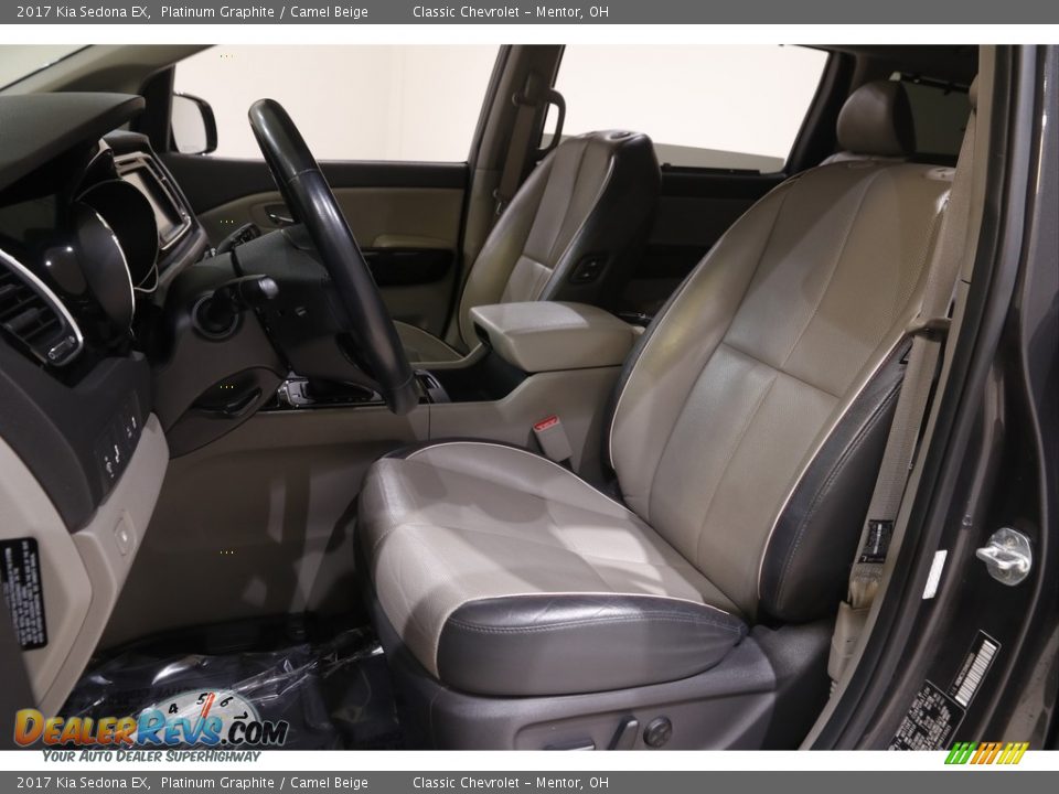 Front Seat of 2017 Kia Sedona EX Photo #5