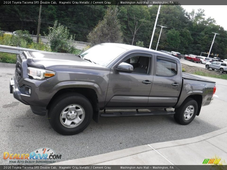 Magnetic Gray Metallic 2016 Toyota Tacoma SR5 Double Cab Photo #17