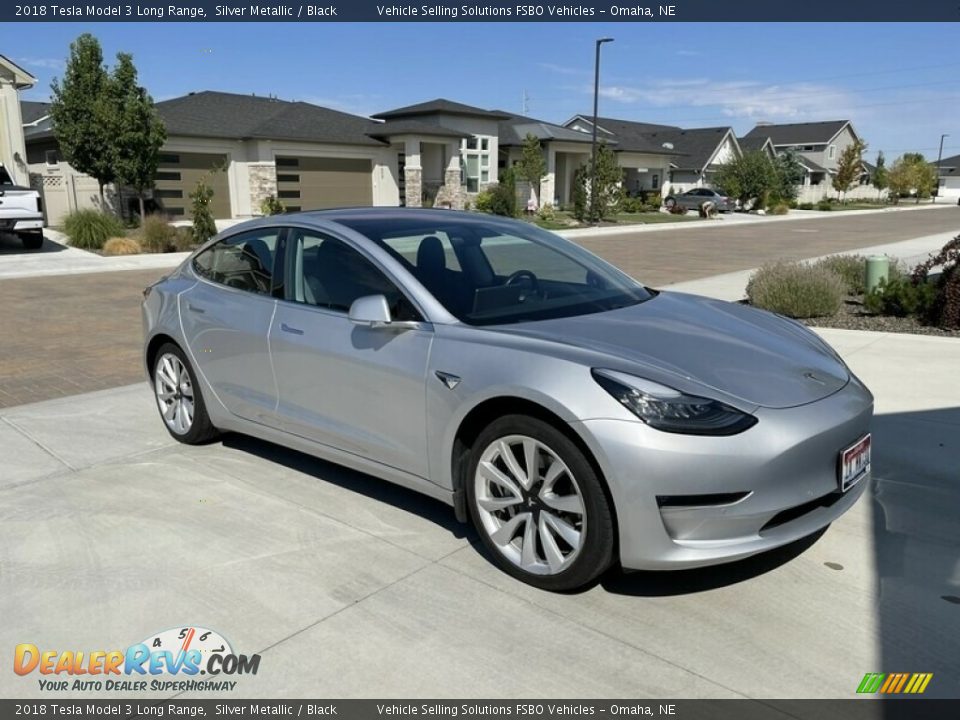 Front 3/4 View of 2018 Tesla Model 3 Long Range Photo #2