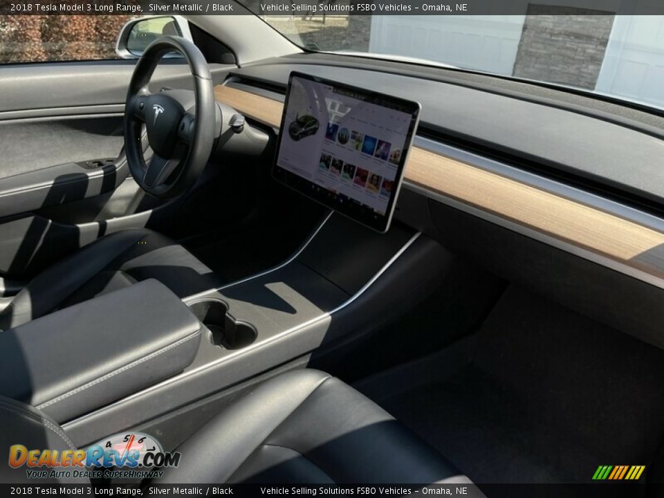Dashboard of 2018 Tesla Model 3 Long Range Photo #14