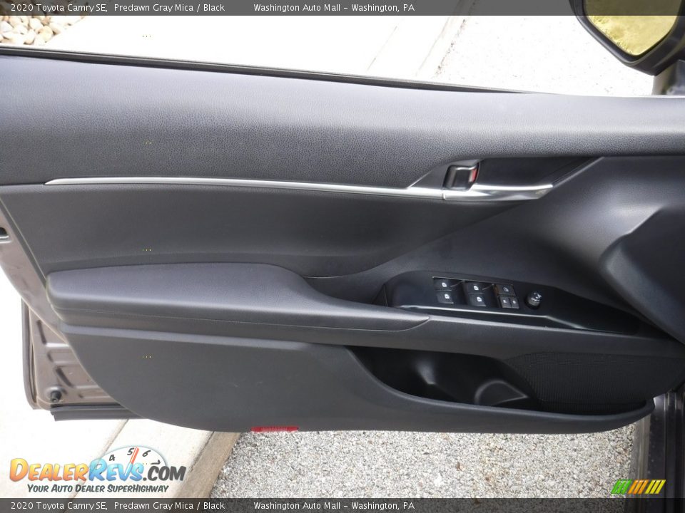 2020 Toyota Camry SE Predawn Gray Mica / Black Photo #21
