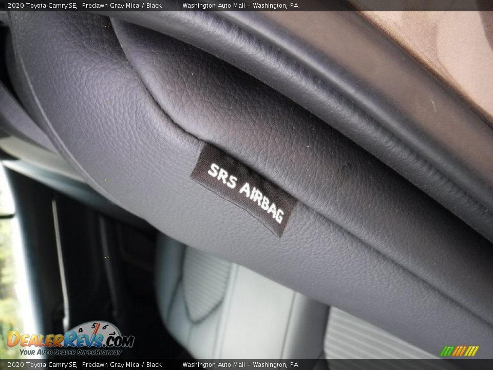 2020 Toyota Camry SE Predawn Gray Mica / Black Photo #31