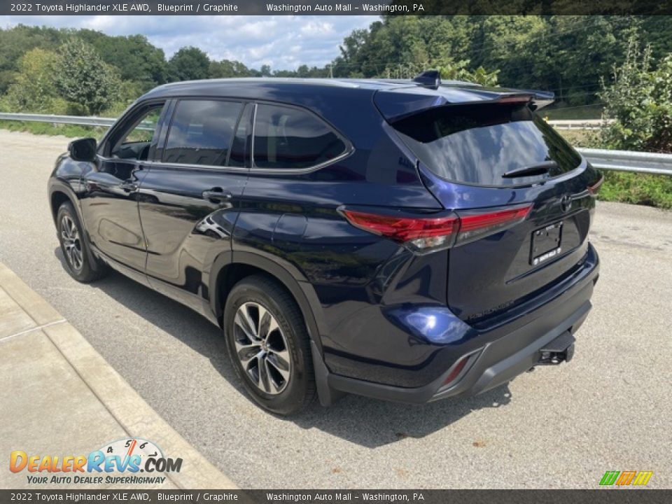 2022 Toyota Highlander XLE AWD Blueprint / Graphite Photo #2