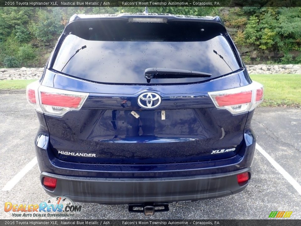 2016 Toyota Highlander XLE Nautical Blue Metallic / Ash Photo #3