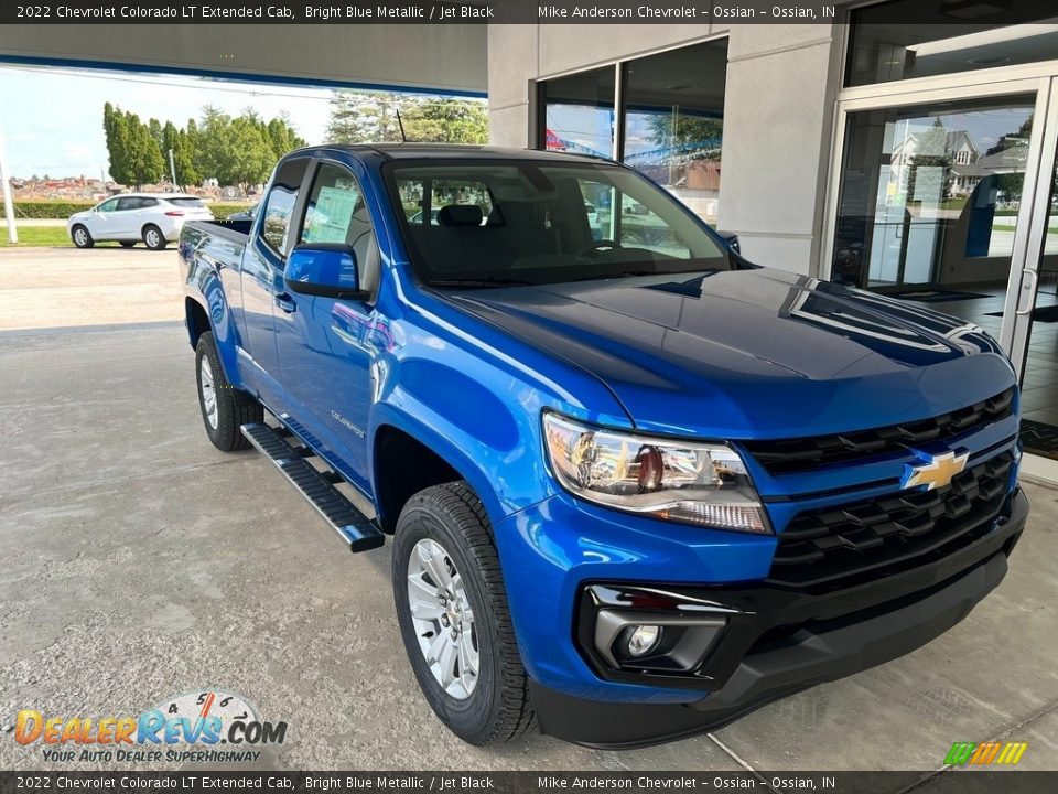 Front 3/4 View of 2022 Chevrolet Colorado LT Extended Cab Photo #5