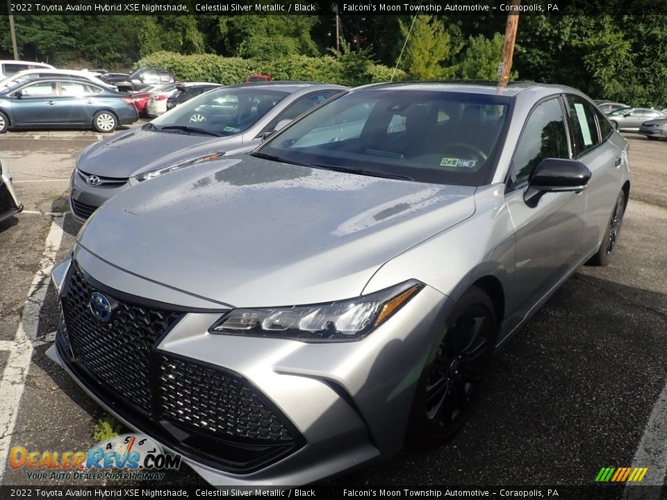 Front 3/4 View of 2022 Toyota Avalon Hybrid XSE Nightshade Photo #1