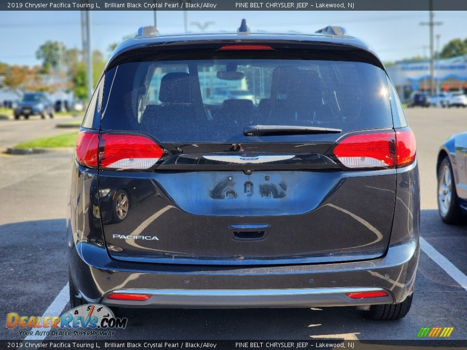 2019 Chrysler Pacifica Touring L Brilliant Black Crystal Pearl / Black/Alloy Photo #5