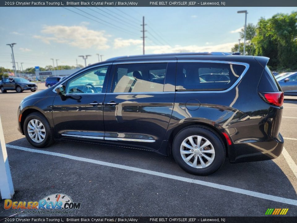 2019 Chrysler Pacifica Touring L Brilliant Black Crystal Pearl / Black/Alloy Photo #7