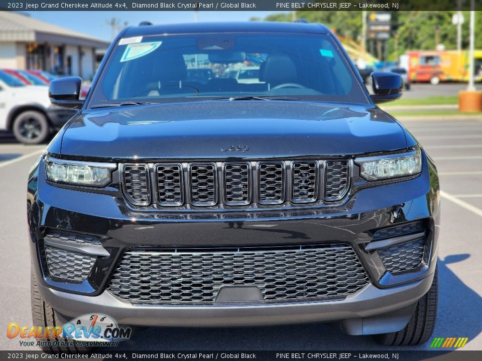 2023 Jeep Grand Cherokee Altitude 4x4 Diamond Black Crystal Pearl / Global Black Photo #2