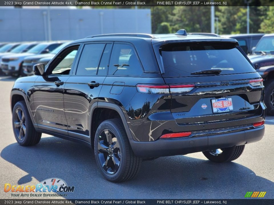 2023 Jeep Grand Cherokee Altitude 4x4 Diamond Black Crystal Pearl / Global Black Photo #4