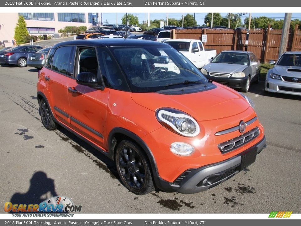 2018 Fiat 500L Trekking Arancia Pastello (Orange) / Dark Slate Gray Photo #3