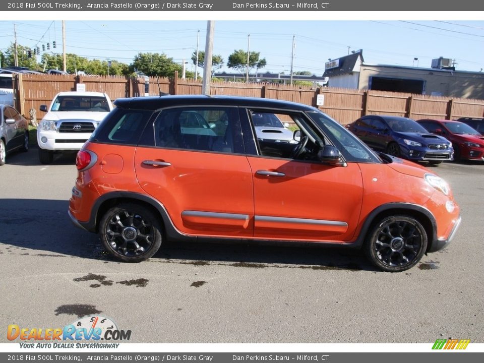 2018 Fiat 500L Trekking Arancia Pastello (Orange) / Dark Slate Gray Photo #4